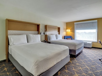 Standard Room, 2 Queen Beds, Courtyard View