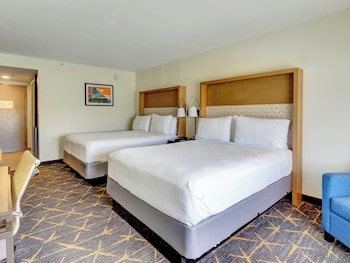 Room, 2 Queen Beds, Roll-in Shower, Non Smoking (Communications, Roll-In Shower)