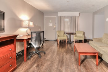 Choice Queen with Wet Bar & Sleeper Sofa