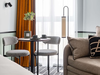 Deluxe Room, 1 Double Bed with Sofa bed, Accessible
