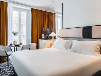 Deluxe Room, 1 King Bed