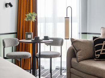 Deluxe Room, 1 Double Bed with Sofa bed, Accessible