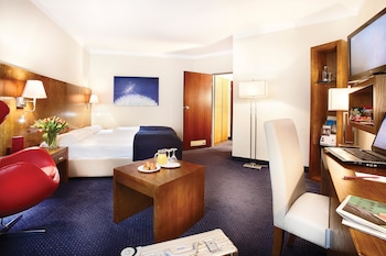 Standard Room, 1 Queen Bed, Bathtub