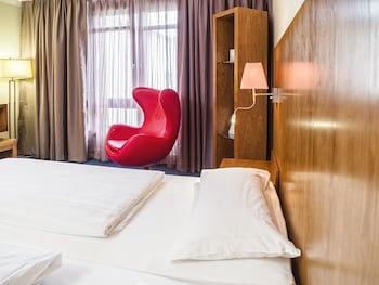 Standard Room, 1 King Bed, Bathtub