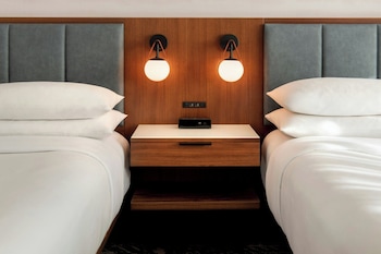 Room, 2 Double Beds, Corner