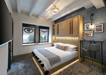 Room, 1 King Bed, City View (Urban, Skyline)
