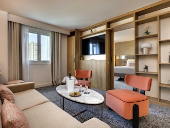 Deluxe Suite, 1 King Bed with Sofa bed