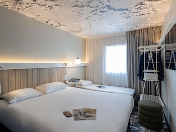 Room, Multiple Beds