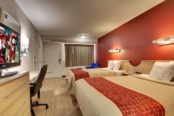 Standard Room, 2 Queen Beds (Smoke Free)