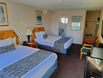 Deluxe Room, 2 Queen Beds