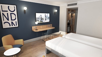 Executive Twin Room, with Bridge View