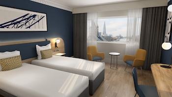 Executive Twin Room, with Bridge View