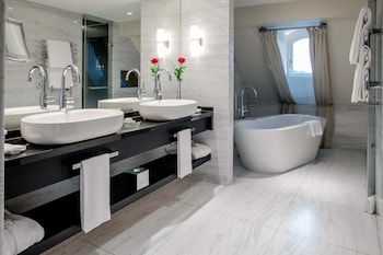 Signature Suite