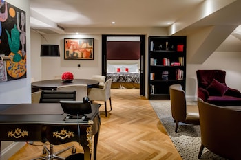 Signature Suite