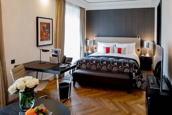 Family Room, 2 Bedrooms