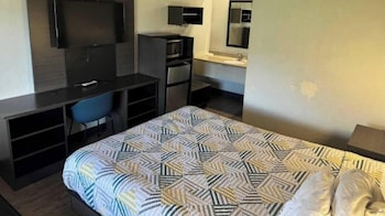 Standard Room, 1 Queen Bed, Non Smoking