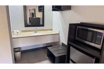 Standard Room, 2 Double Beds, Non Smoking
