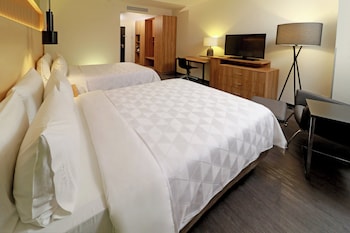 Standard Room, 2 Queen Beds, City View