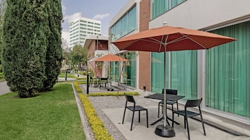 Suite, 2 Double Beds (Courtyard Access)