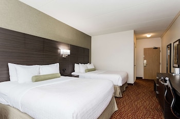 Standard Room, 2 Queen Beds, Non Smoking, Ground Floor (Pet Friendly)