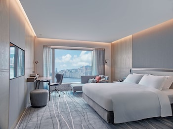 Epic II with Club Lounge Access