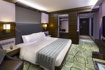 Residence Club Deluxe Room with Club Lounge Access