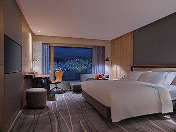 Epic II with Club Lounge Access