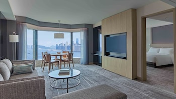Elite Harbour View Suite with Club Lounge Access