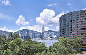 Elite Deluxe Harbour View Suite with Club Lounge Access