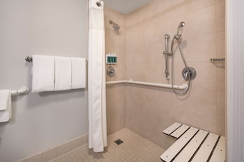 Deluxe Room, 2 Double Beds, Accessible (Mobility Roll in Shower)