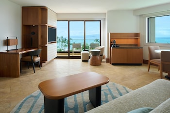 Deluxe Ocean View Suite