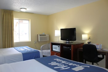 Standard Room, 2 Queen Beds, Non Smoking