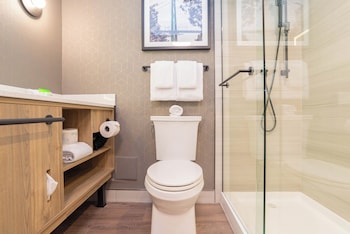 Studio Suite, 1 Queen Bed, Kitchen, City View (Penthouse, Jacuzzi, Balcony)