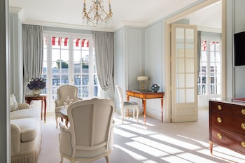 Deluxe Suite with Balcony
