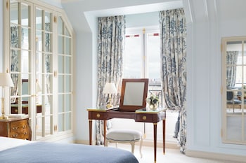 Junior Suite with Balcony