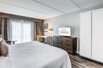 Standard Room, 1 King Bed, Balcony