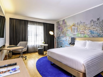 Deluxe Room, 1 Queen Bed with Sofa bed