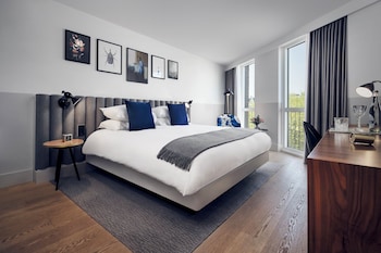 Premium Room, 1 King Bed
