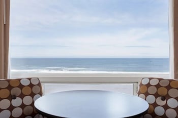 Standard Room, 1 King Bed, Ocean View