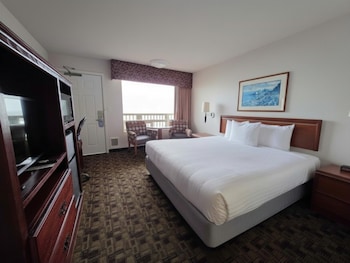 Standard Room, 1 King Bed, Ocean View