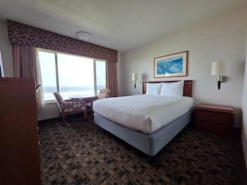 Standard Room, 1 King Bed, Ocean View