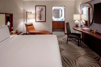 Standard Room, 1 King Bed
