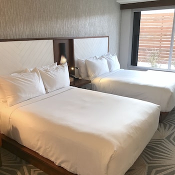 Standard Room, 2 Double Beds