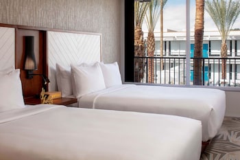 Room, 2 Double Beds, Poolside