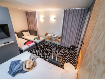 Standard Suite, Multiple Beds