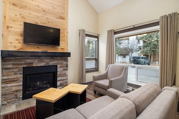 Superior Loft (Wolf Condo)