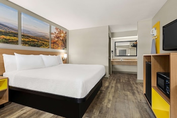 Standard Room, 1 King Bed