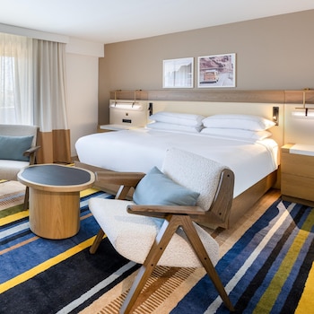 Suite, 1 Bedroom, Mountain View (Ambassador)