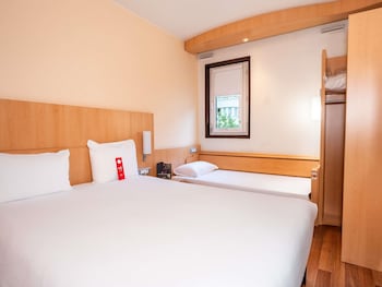 Standard Room, Multiple Beds