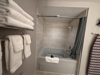 Deluxe Room, 1 King Bed